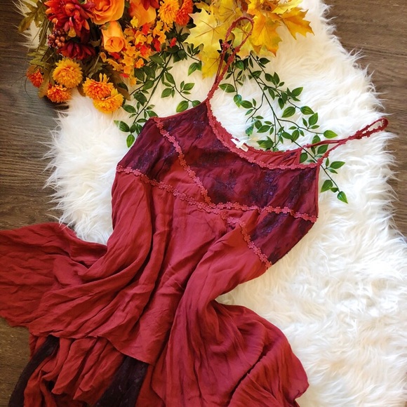 Free People Dresses & Skirts - 🍂 FALL ARRIVAL 🍂 FREE PEOPLE FLOWY DRESS